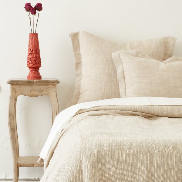 Tahari home pillow outlet shams